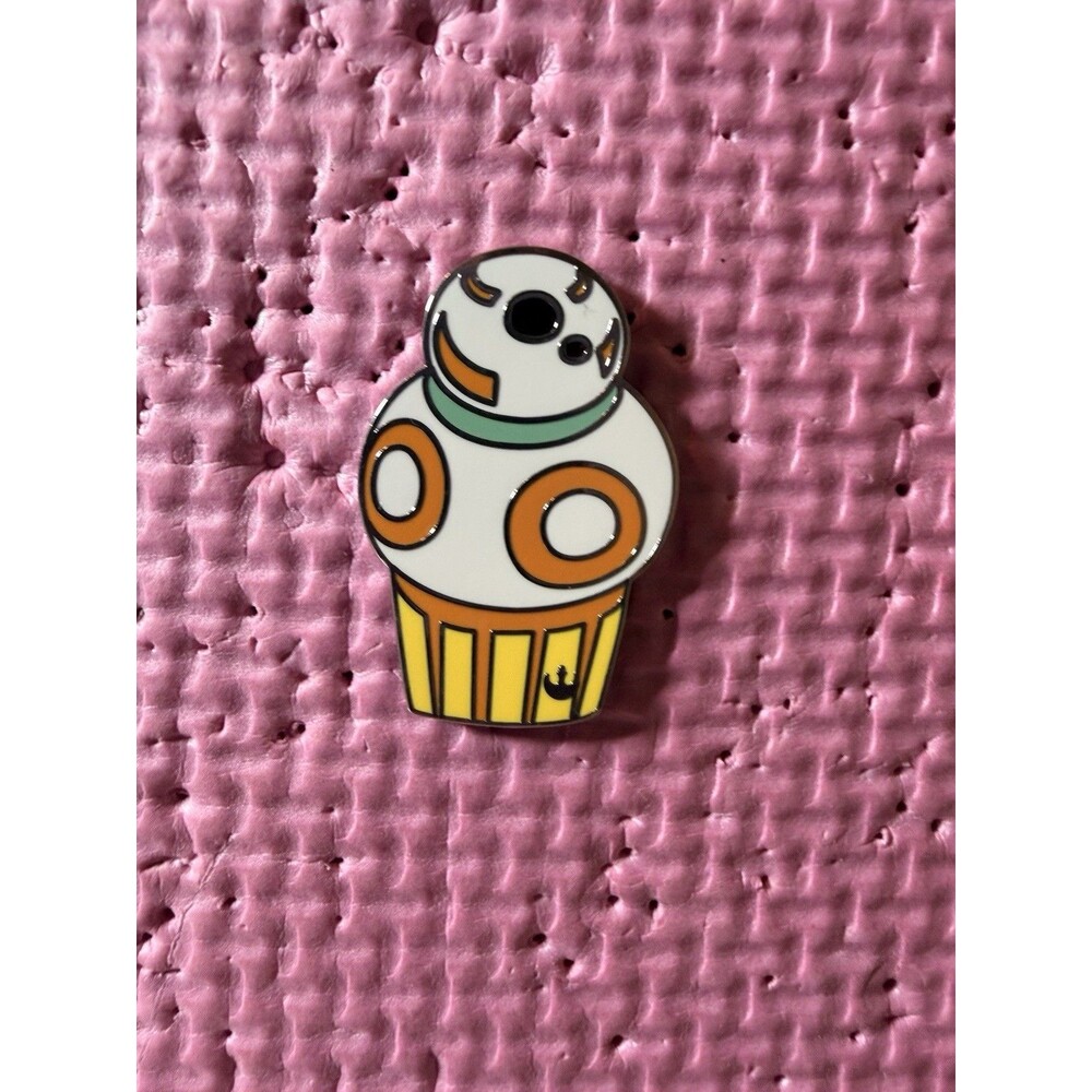 2025 Disney Parks WDW Hidden Mickey Wave B Pin - BB-8 Cupcake